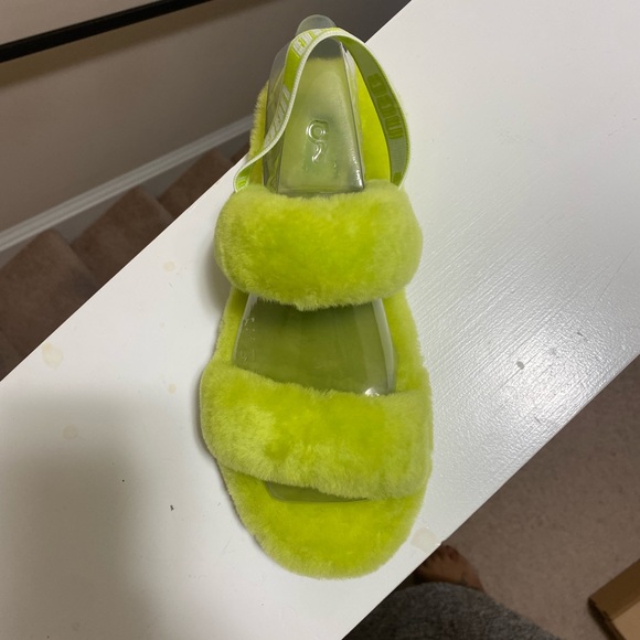Ugg Lime green slippers - Picture 3 of 4